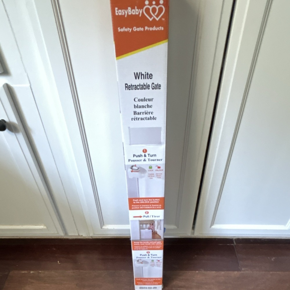 White Retractable Gate Easy Baby 13-55 in, Easy Install, Space Efficient, Lock